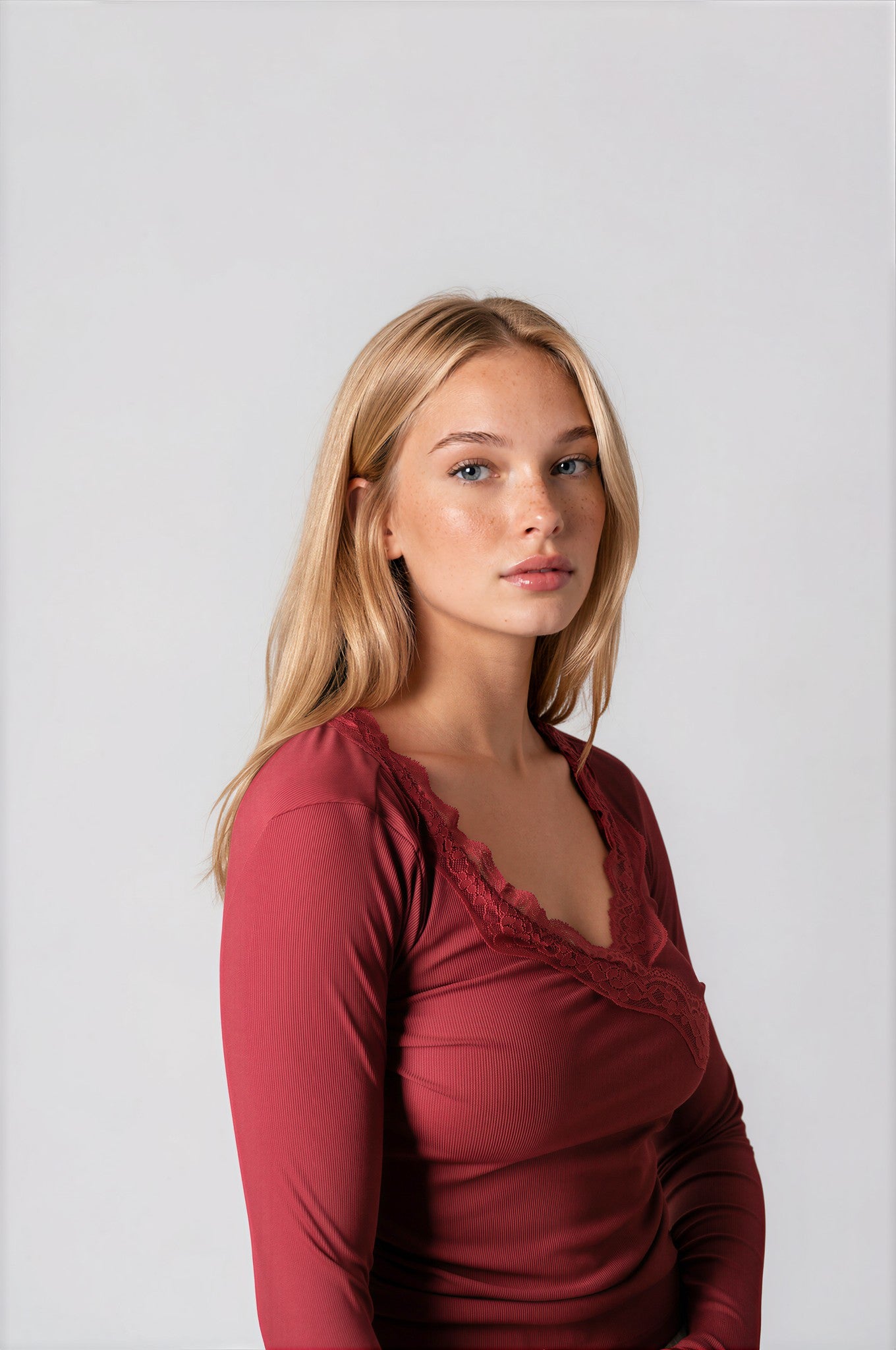 V-neck Solid Lace Trim Ruched Long Sleeve Top