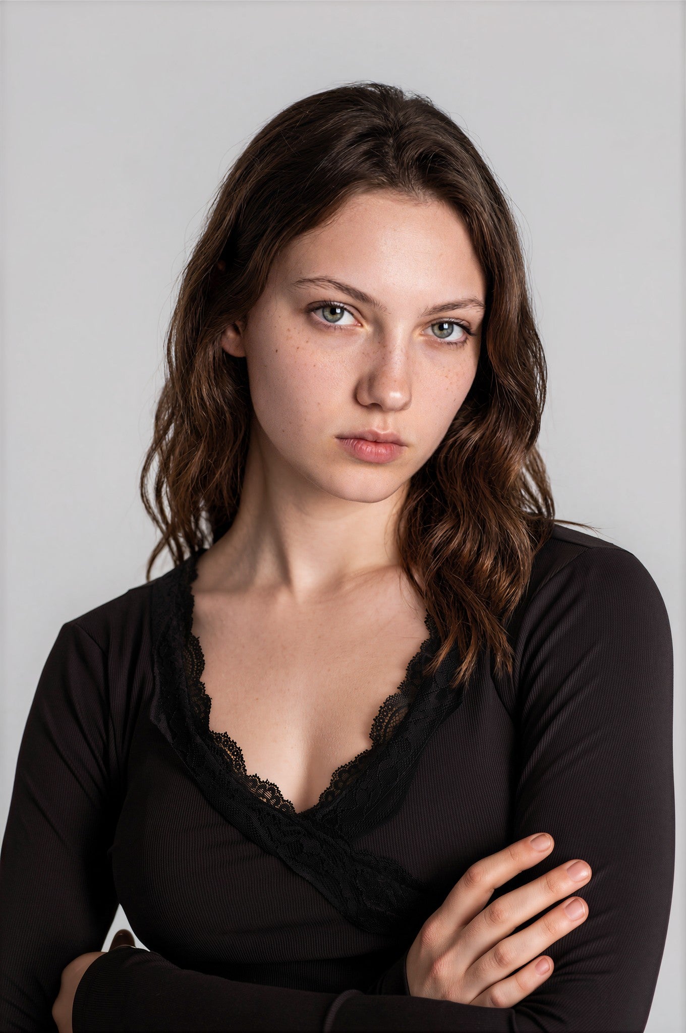 V-neck Solid Lace Trim Ruched Long Sleeve Top