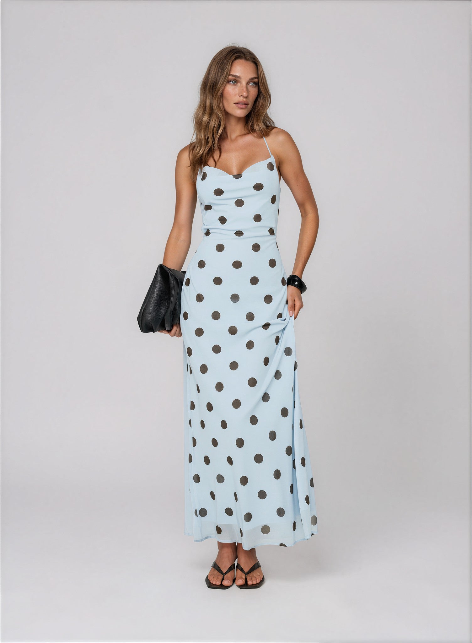 Stylish Blue Polka Dot Maxi Dress for Casual Elegance